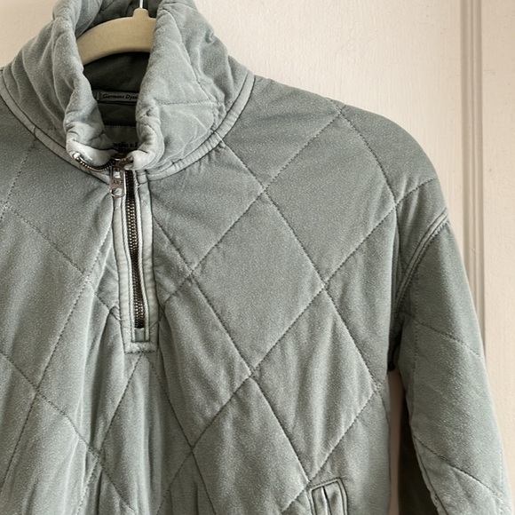 Abercrombie Soft Garment Dyed Sage Green Quilted Cropped Zip Neck Sweatshirt - Picture 4 of 10